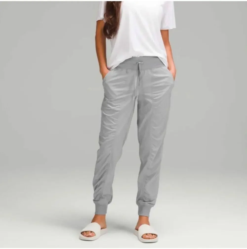 Lululemon Pants Women 6 Gray Dance Studio Mid Rise Jogger Athletic Sporty Travel